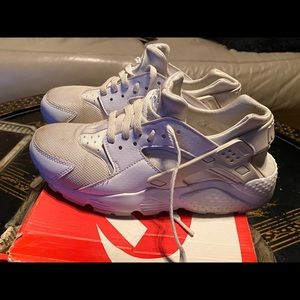 Nike Huarache Youth 6 Women 7
